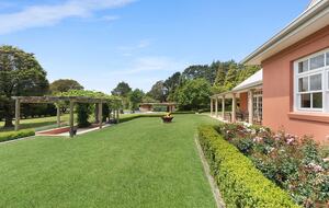 A Grand Retreat on 100 Rolling Acres - Moss Vale, Australia