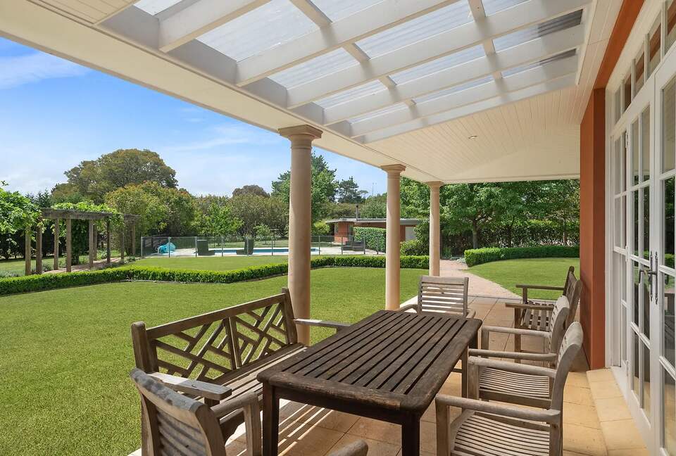 A Grand Retreat on 100 Rolling Acres - Moss Vale, Australia