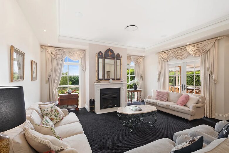 A Grand Retreat on 100 Rolling Acres - Moss Vale, Australia