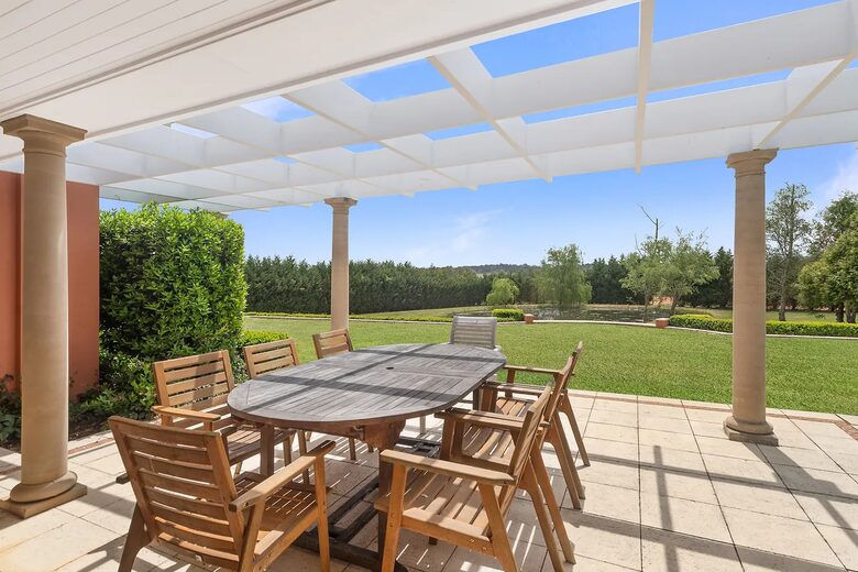 A Grand Retreat on 100 Rolling Acres - Moss Vale, Australia