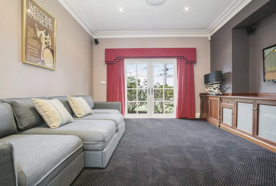 A Grand Retreat on 100 Rolling Acres - Moss Vale, Australia