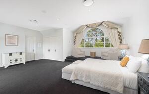 A Grand Retreat on 100 Rolling Acres - Moss Vale, Australia
