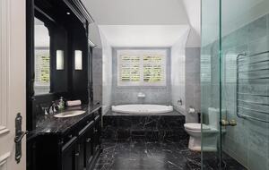 A Grand Retreat on 100 Rolling Acres - Moss Vale, Australia