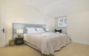 A Grand Retreat on 100 Rolling Acres - Moss Vale, Australia