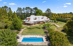 A Grand Retreat on 100 Rolling Acres - Moss Vale, Australia