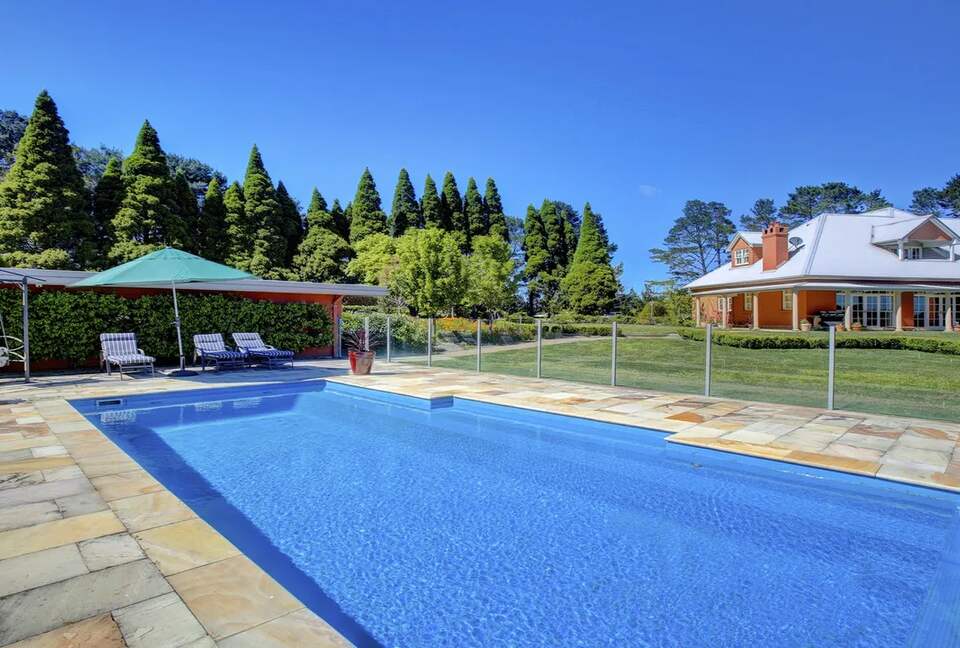 A Grand Retreat on 100 Rolling Acres - Moss Vale, Australia