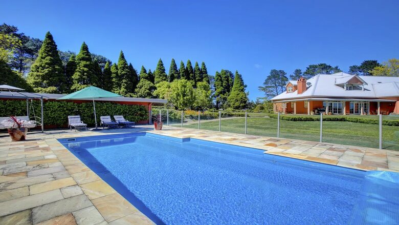 A Grand Retreat on 100 Rolling Acres - Moss Vale, Australia