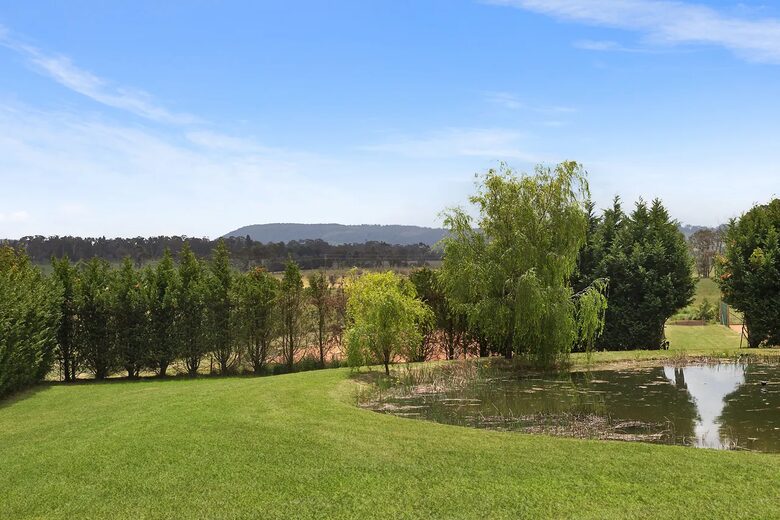 A Grand Retreat on 100 Rolling Acres - Moss Vale, Australia