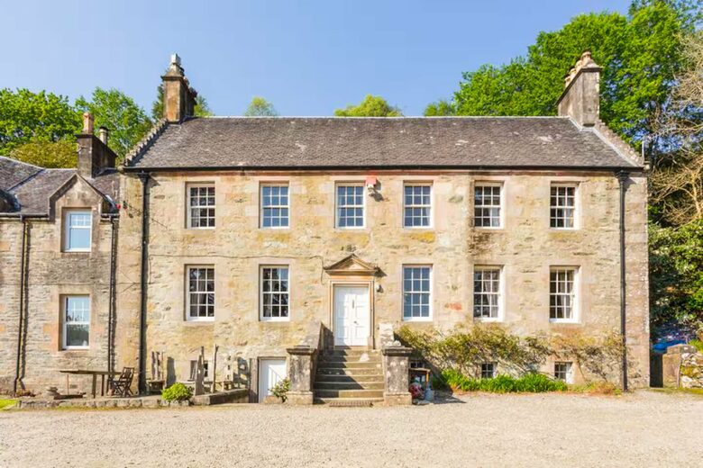 Elegant Countryside Estate with Rare Architectural Heritage - Dunoon, United Kingdom
