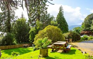 Elegant Countryside Estate with Rare Architectural Heritage - Dunoon, United Kingdom