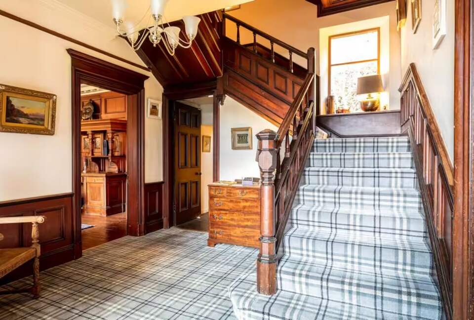 Elegant Countryside Estate with Rare Architectural Heritage - Dunoon, United Kingdom