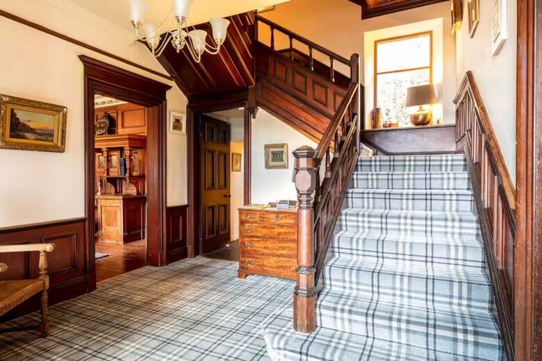 Elegant Countryside Estate with Rare Architectural Heritage - Dunoon, United Kingdom