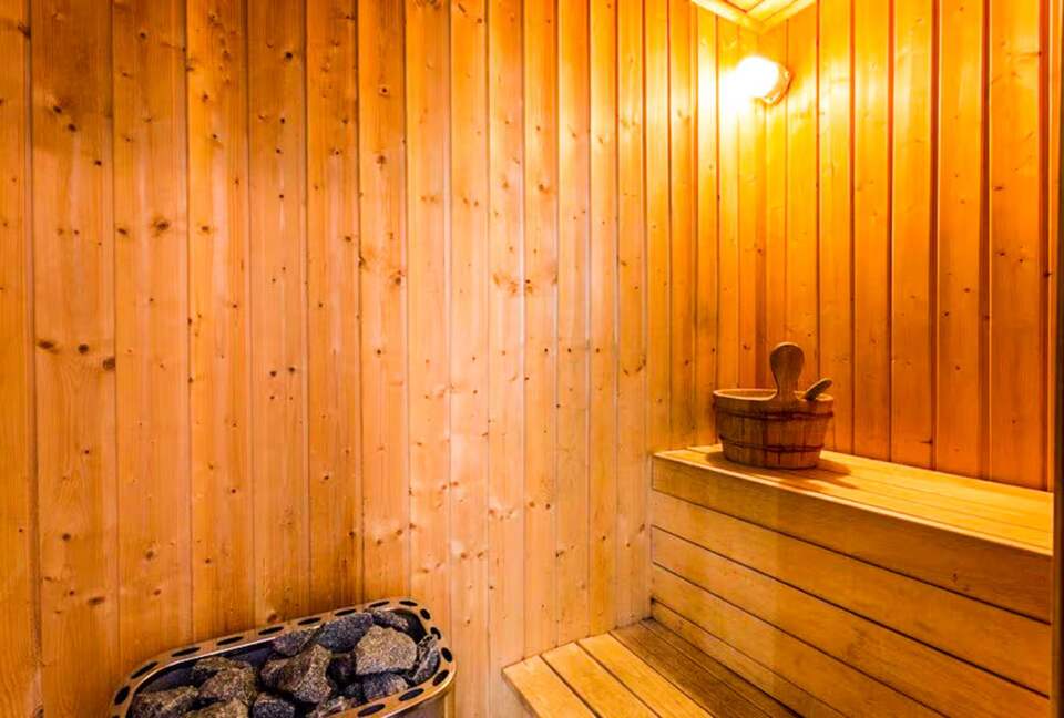 Elegant Countryside Estate with Rare Architectural Heritage - Dunoon, United Kingdom