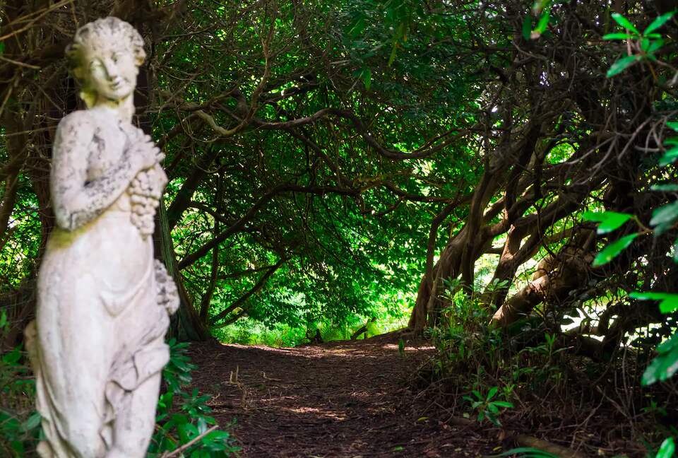 Elegant Countryside Estate with Rare Architectural Heritage - Dunoon, United Kingdom