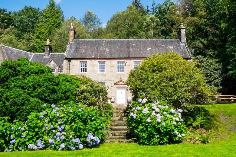 Elegant Countryside Estate with Rare Architectural Heritage - Dunoon, United Kingdom