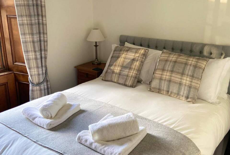 Elegant Countryside Estate with Rare Architectural Heritage - Dunoon, United Kingdom