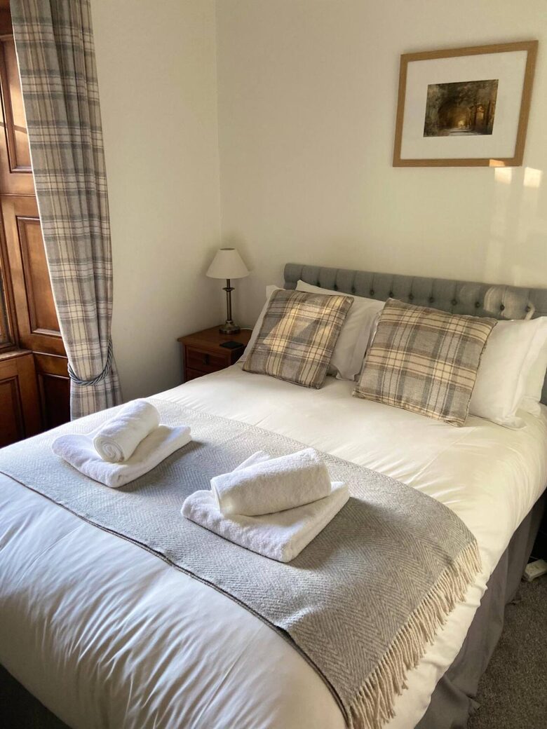 Elegant Countryside Estate with Rare Architectural Heritage - Dunoon, United Kingdom