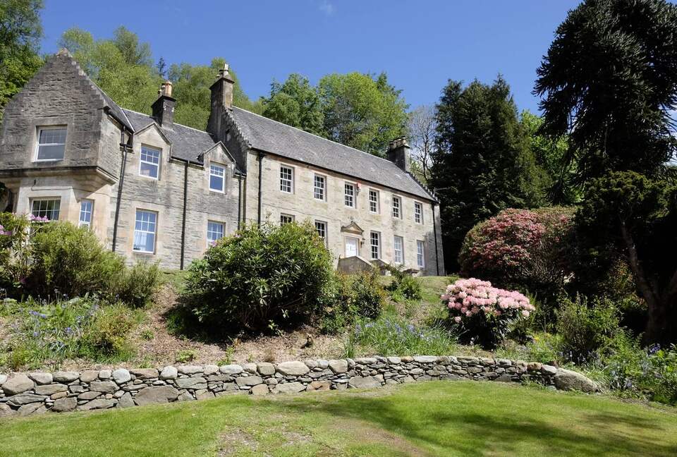 Elegant Countryside Estate with Rare Architectural Heritage - Dunoon, United Kingdom