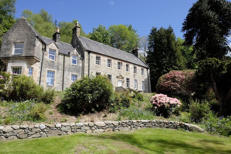 Elegant Countryside Estate with Rare Architectural Heritage - Dunoon, United Kingdom