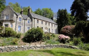Elegant Countryside Estate with Rare Architectural Heritage - Dunoon, United Kingdom