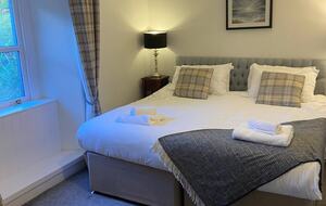 Elegant Countryside Estate with Rare Architectural Heritage - Dunoon, United Kingdom