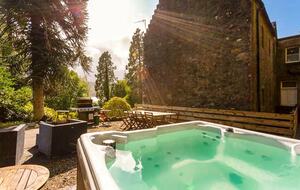 Elegant Countryside Estate with Rare Architectural Heritage - Dunoon, United Kingdom