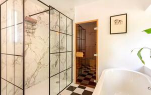 Elegant Countryside Estate with Rare Architectural Heritage - Dunoon, United Kingdom