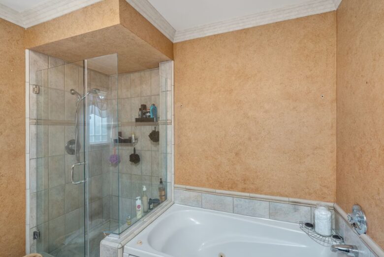 Resort Like Property in Los Angeles - Woodland Hills, California