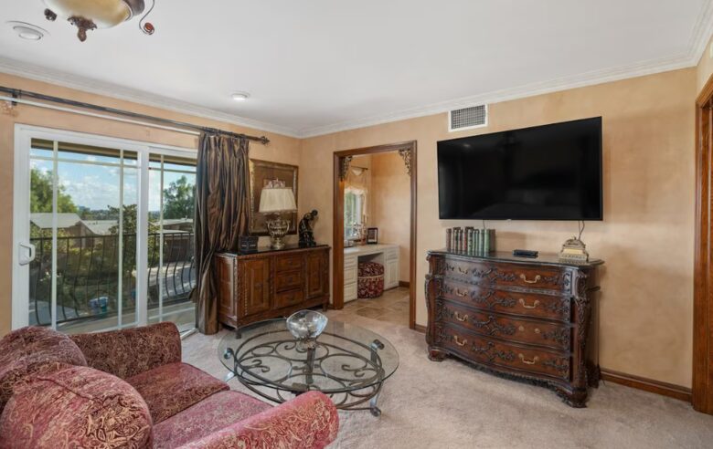 Resort Like Property in Los Angeles - Woodland Hills, California