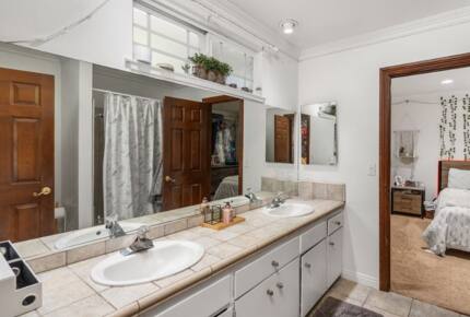 Resort Like Property in Los Angeles - Woodland Hills, California