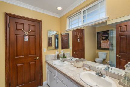 Resort Like Property in Los Angeles - Woodland Hills, California