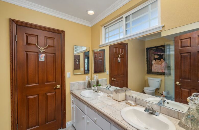 Resort Like Property in Los Angeles - Woodland Hills, California