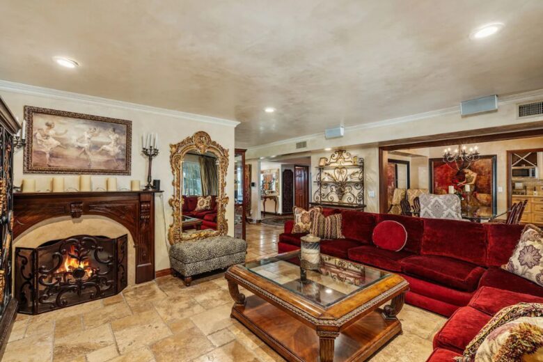 Resort Like Property in Los Angeles - Woodland Hills, California