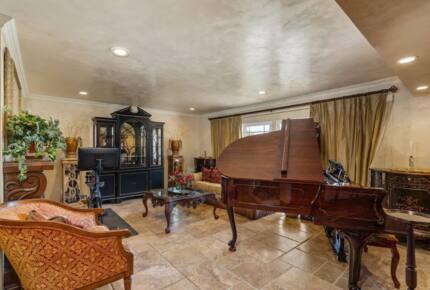 Resort Like Property in Los Angeles - Woodland Hills, California