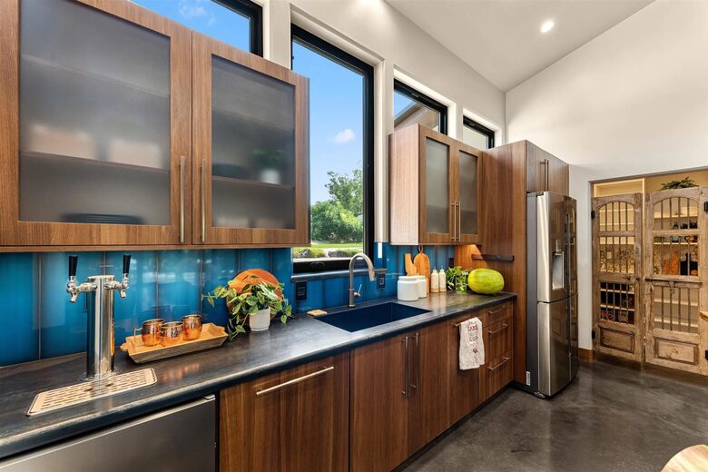 Graceful Living on Over Three Acres in Idaho Wine Country - Nampa, Idaho