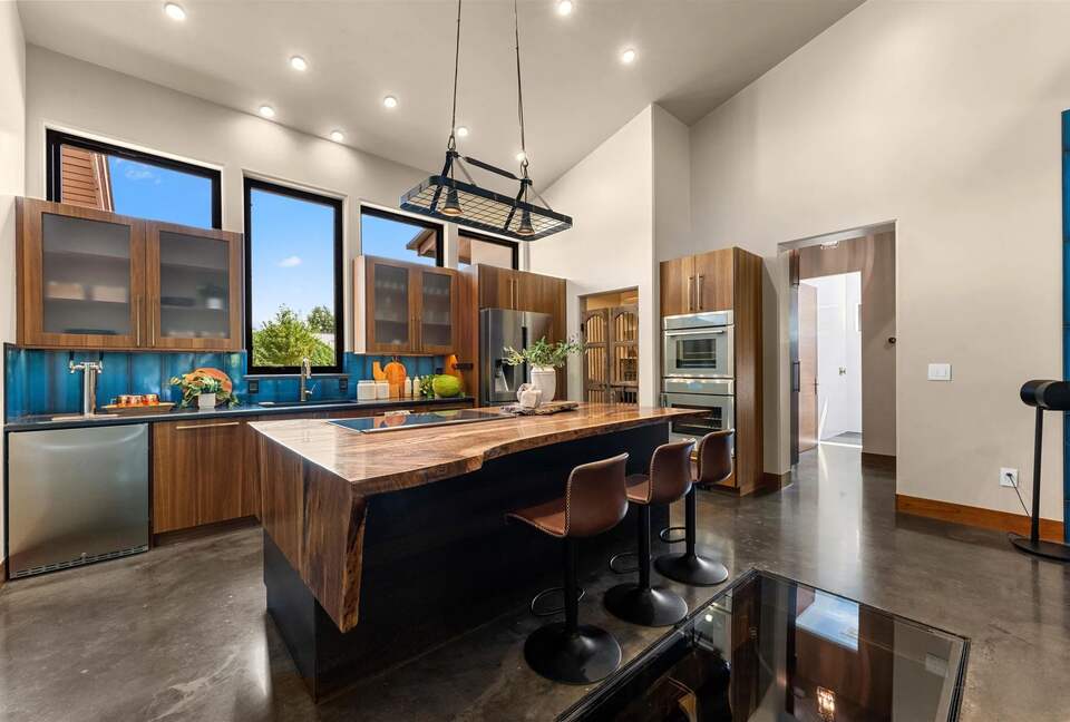 Graceful Living on Over Three Acres in Idaho Wine Country - Nampa, Idaho