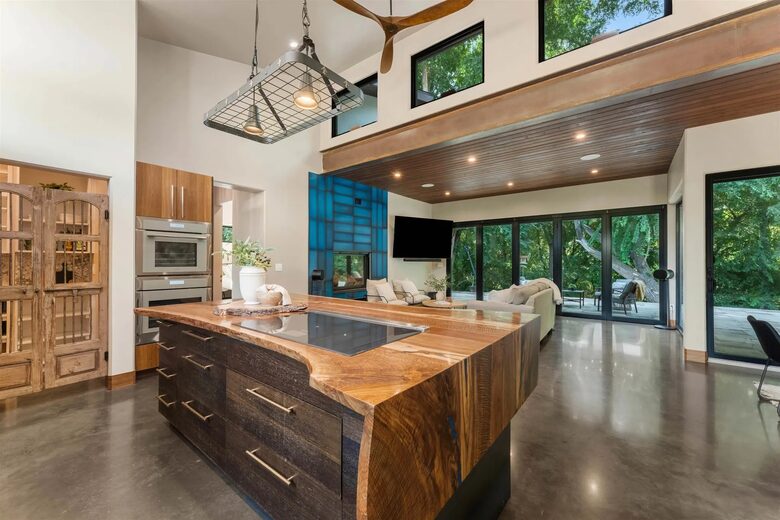 Graceful Living on Over Three Acres in Idaho Wine Country - Nampa, Idaho