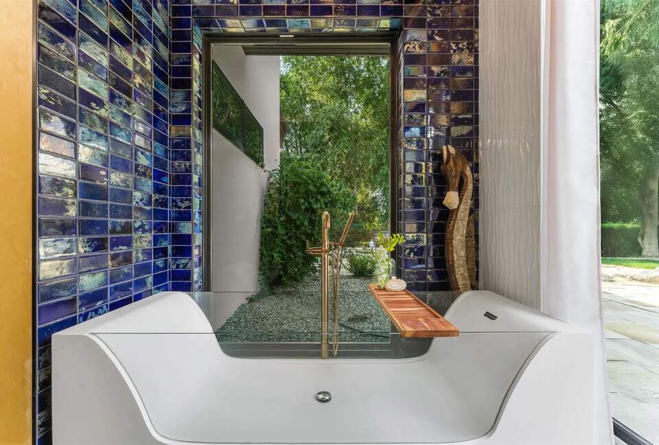 Graceful Living on Over Three Acres in Idaho Wine Country - Nampa, Idaho