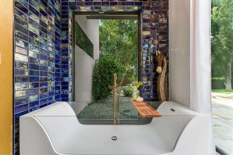 Graceful Living on Over Three Acres in Idaho Wine Country - Nampa, Idaho