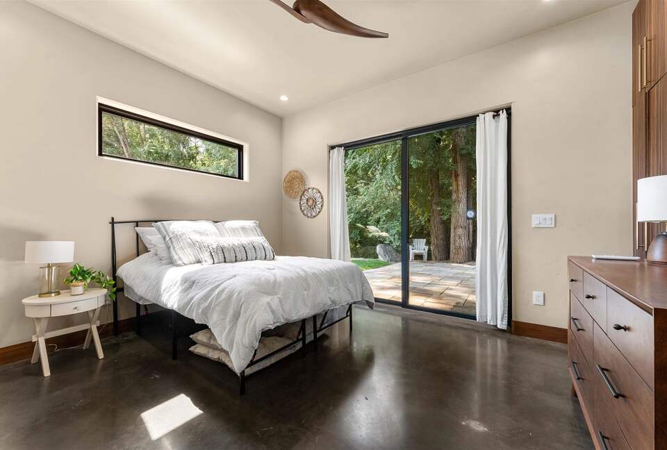 Graceful Living on Over Three Acres in Idaho Wine Country - Nampa, Idaho