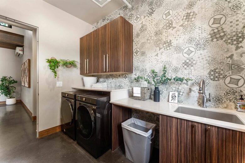 Graceful Living on Over Three Acres in Idaho Wine Country - Nampa, Idaho