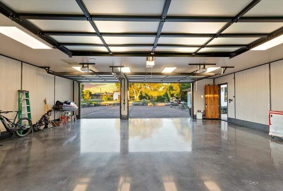 Graceful Living on Over Three Acres in Idaho Wine Country - Nampa, Idaho