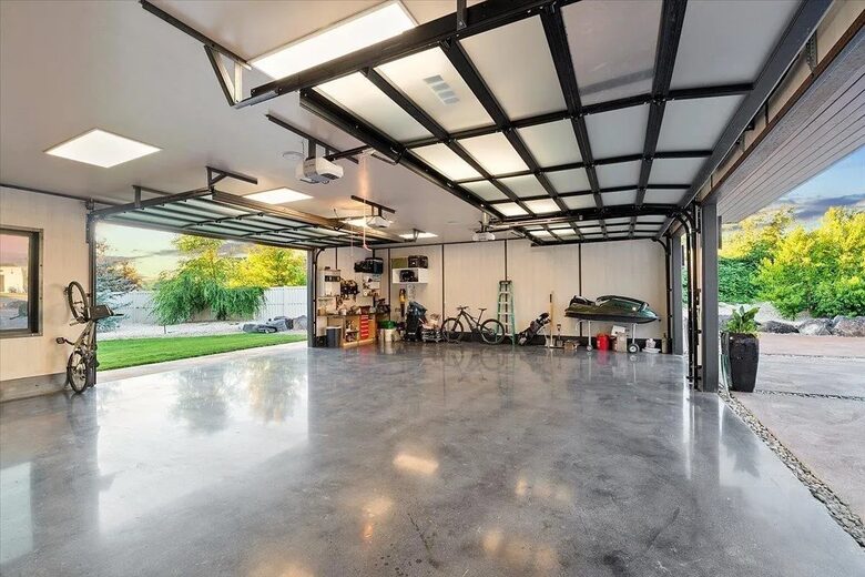 Graceful Living on Over Three Acres in Idaho Wine Country - Nampa, Idaho