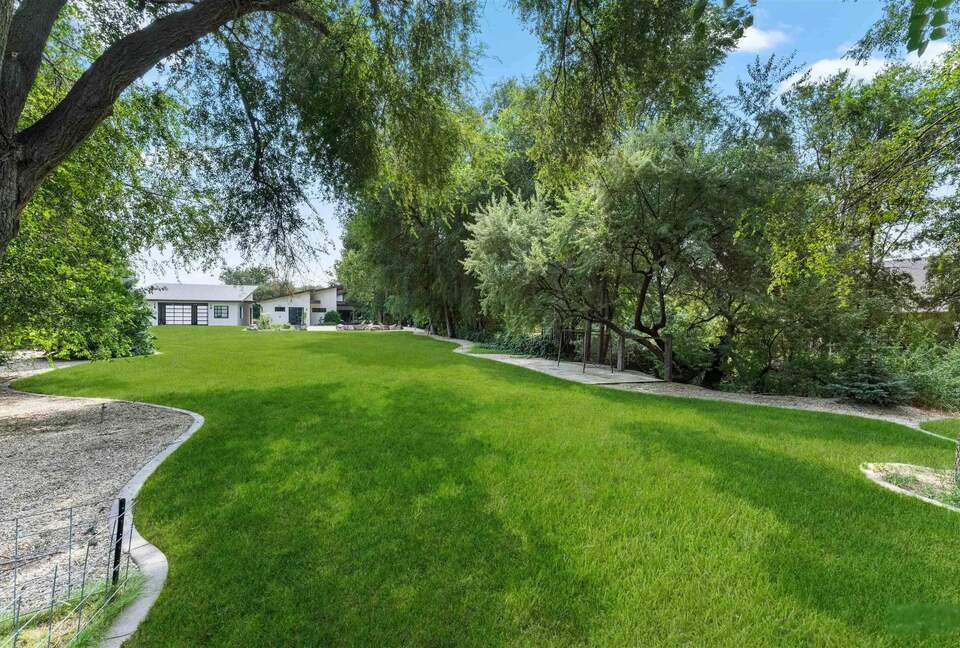 Graceful Living on Over Three Acres in Idaho Wine Country - Nampa, Idaho