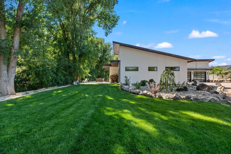 Graceful Living on Over Three Acres in Idaho Wine Country - Nampa, Idaho