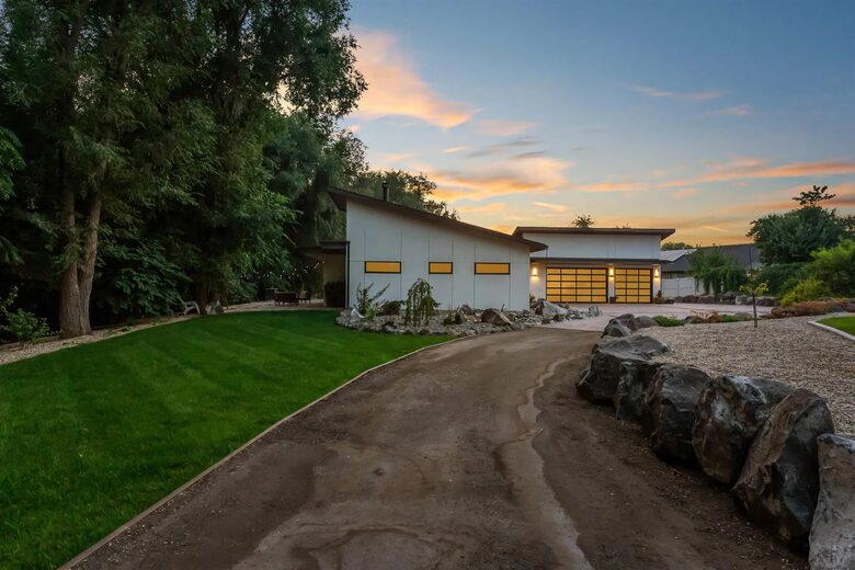 Graceful Living on Over Three Acres in Idaho Wine Country - Nampa, Idaho