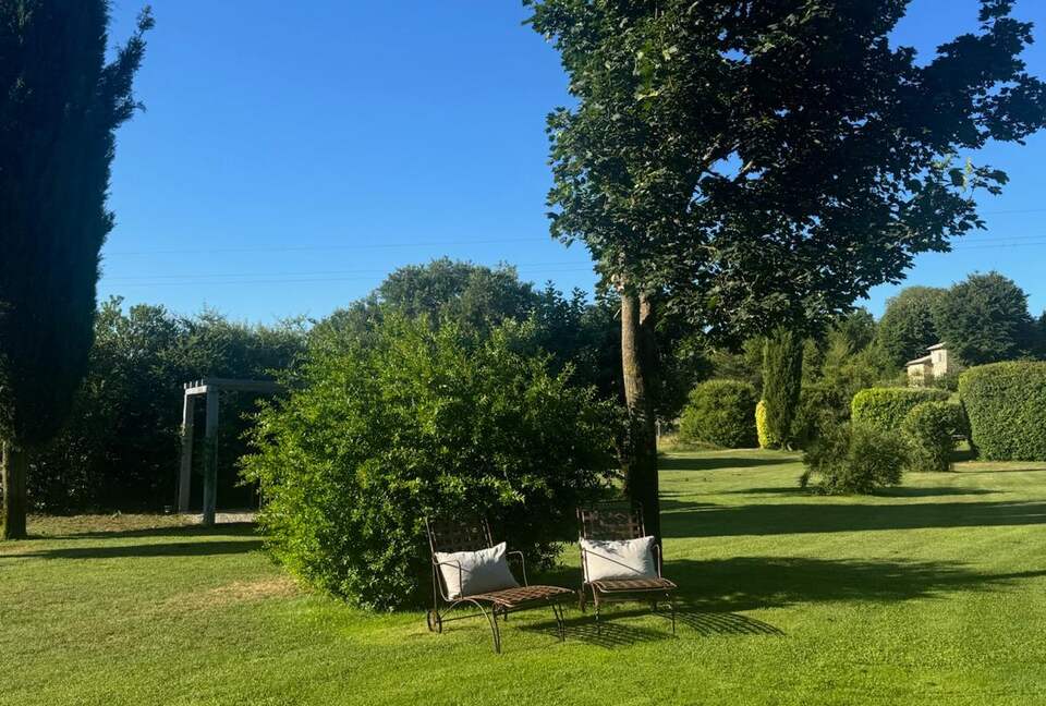 A Timeless Umbrian Estate with Private Pool & Countryside Views - Castel Giorgio, Italy