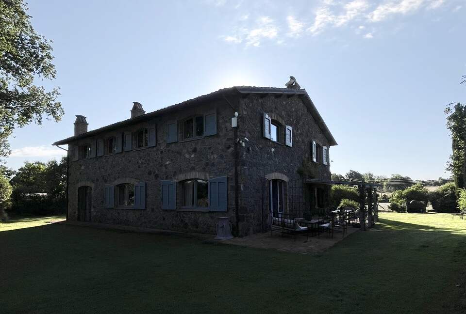 A Timeless Umbrian Estate with Private Pool & Countryside Views - Castel Giorgio, Italy