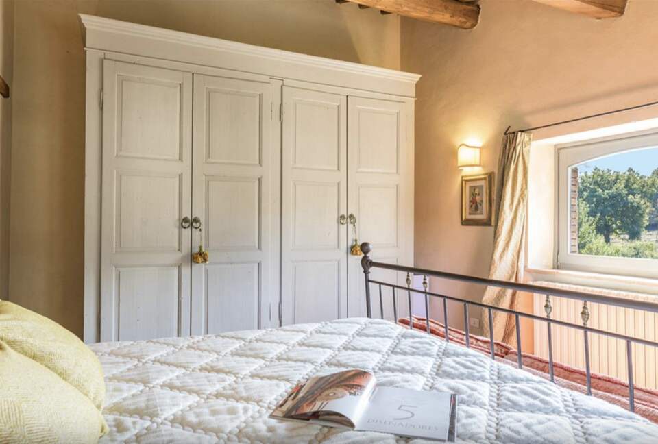 A Timeless Umbrian Estate with Private Pool & Countryside Views - Castel Giorgio, Italy