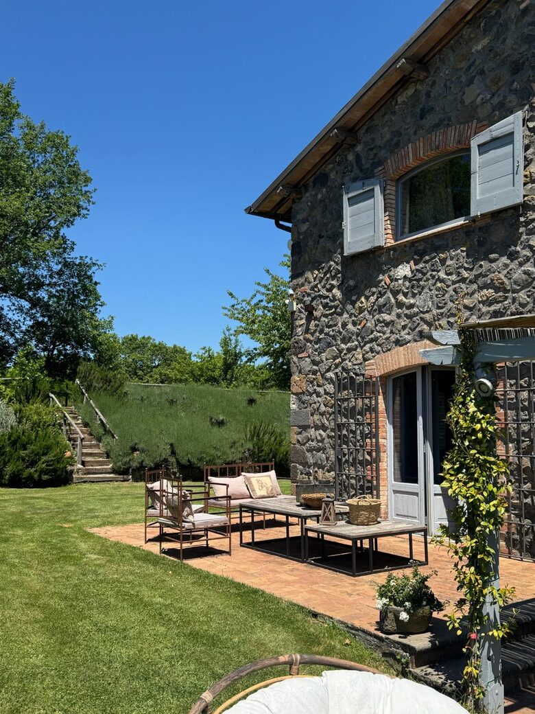 A Timeless Umbrian Estate with Private Pool & Countryside Views - Castel Giorgio, Italy